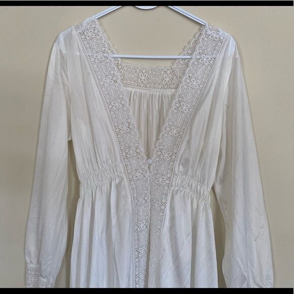 Aristocraft by Superior Vintage Robe Cottage White Lace Trim Large Fits Small - Picture 8 of 14
